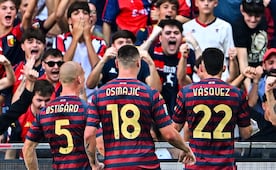 VIDEO: Johan Vásquez anota un golazo y se va expulsado en el empate del Genoa