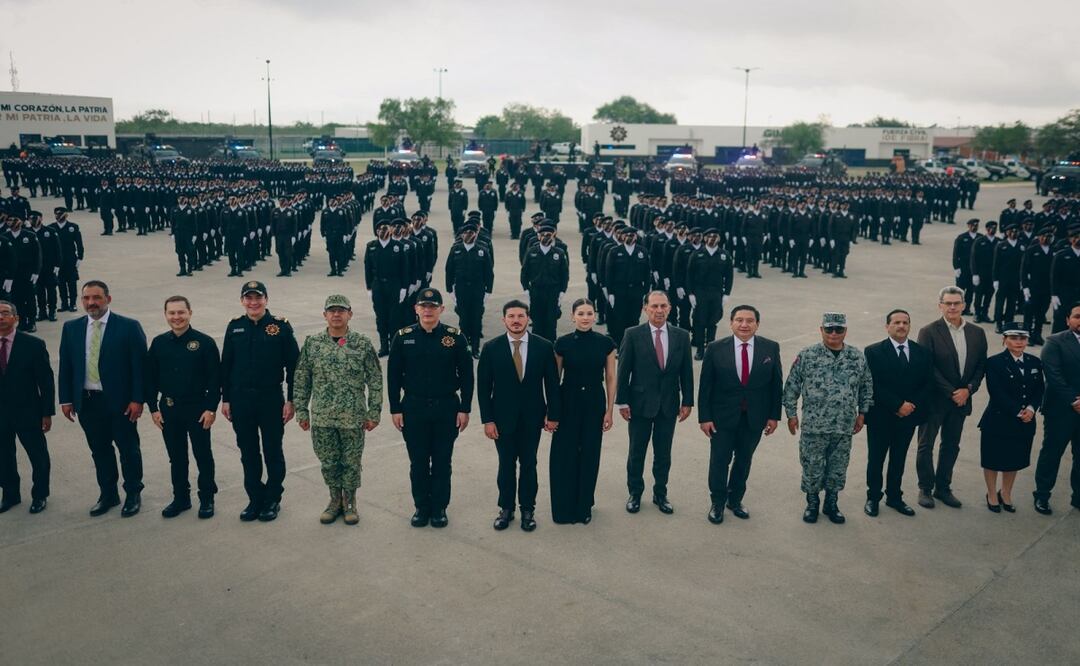 Samuel García celebra graduación de 408 cadetes y anuncia avances históricos en seguridad de Nuevo León. Foto: Especial