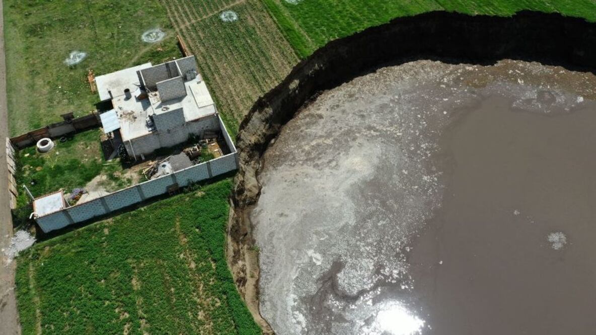El agujero tiene 80 metros de diámetro y 20 de profundidad. Foto: Getty Images