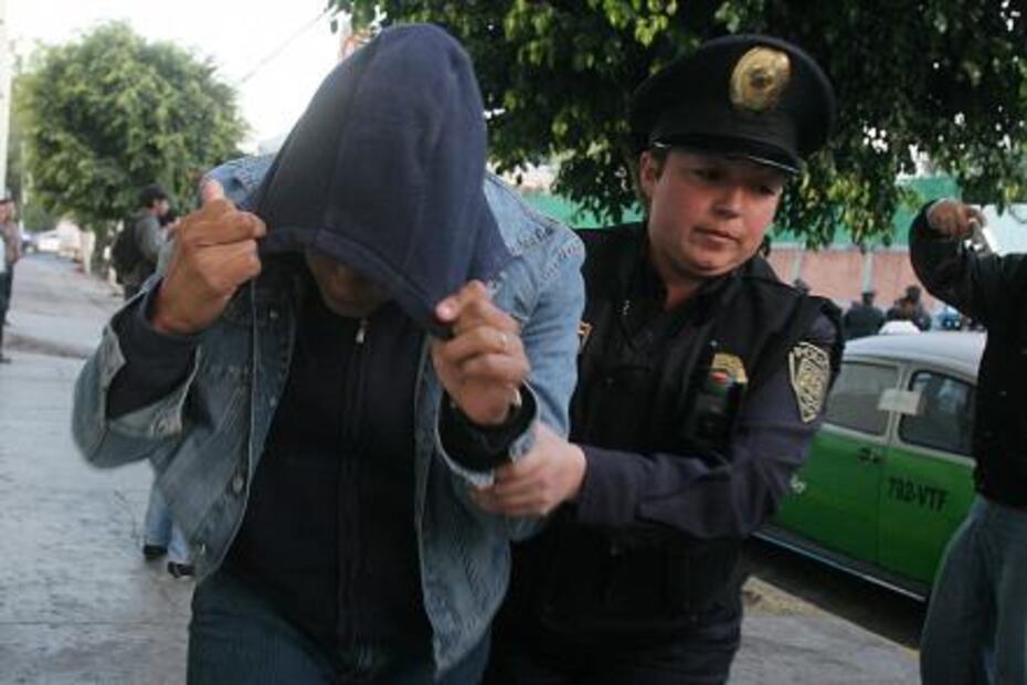 Mujeres policías, de la elegancia a la rudeza