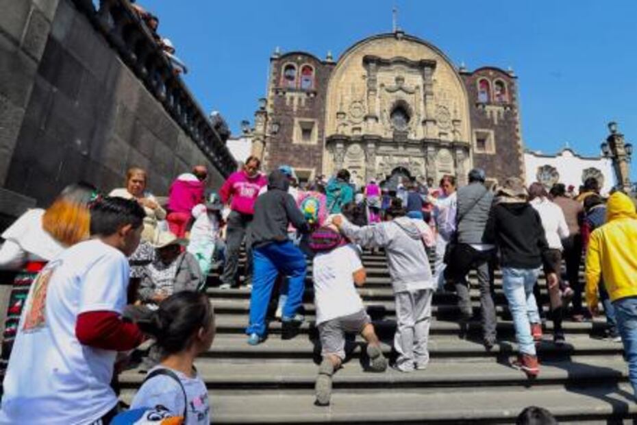 Su hija se curó de leucemia; ahora agradece a la Virgen de rodillas