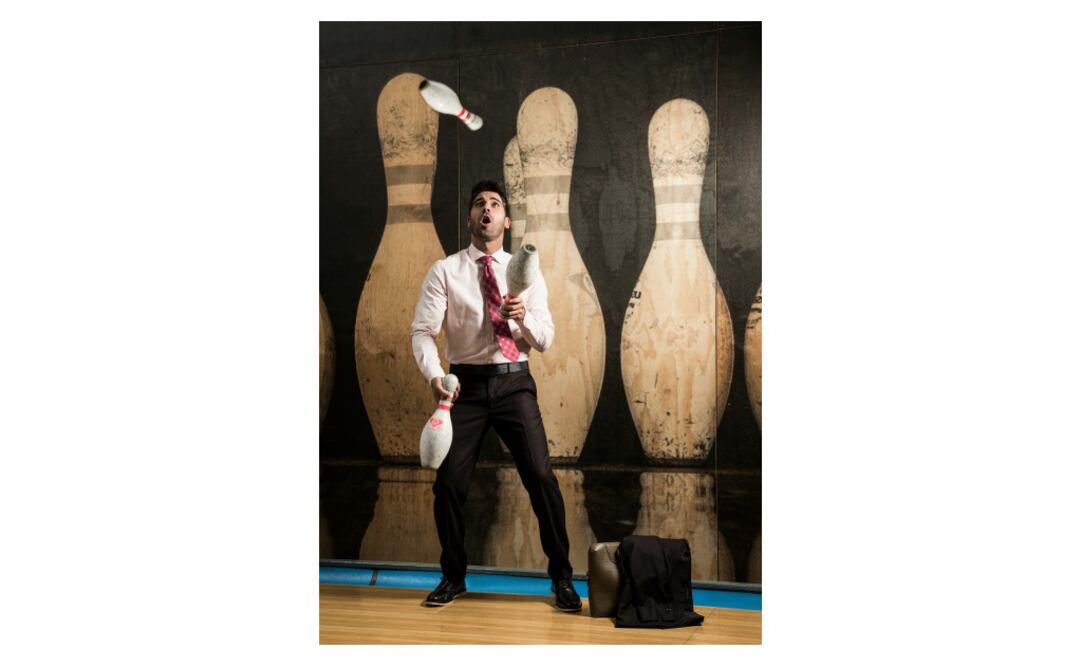 Traje,  camisa y zapatos de Ermenegildo Zegna. Corbata de Scappino, cinturón y maletín de Louis Vuitton.