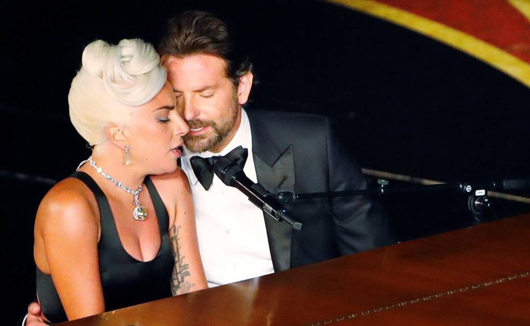 Bradley Cooper y Lady Gaga mostraron mucha química en el escenario. Foto: Reuters