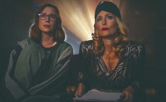 Gillian Anderson convierte el terror en una conversación sobre placer e intimidad