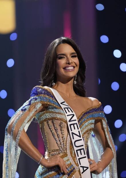"¡Nos robaron el Miss Universo!", denuncia Nicolás Maduro