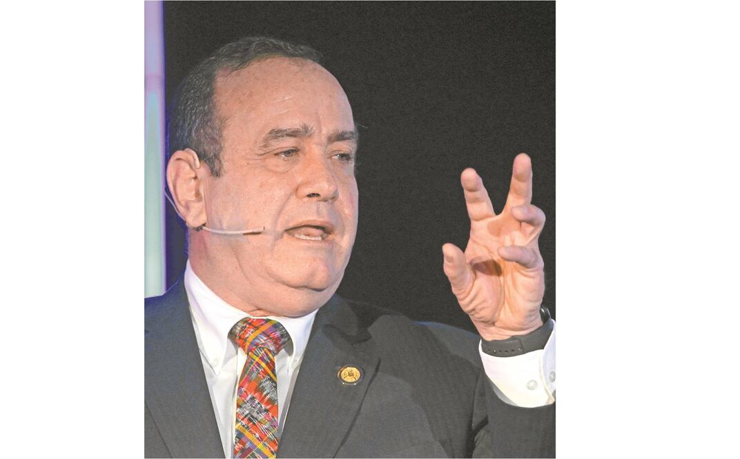 Devuelto. Giammattei llevaba a Juan Guaidó una invitación para su toma de posesión en Guatemala, pero no se le dejó ingresar a Venezuela. Foto/MARIO GUZMÁN. EFE