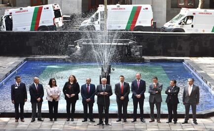 Entregan 10 ambulancias a hospitales de diferentes estados