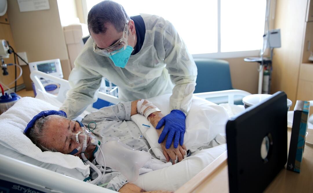 El análisis también sugiere que incluso los ciudadanos que han tenido el virus deberían vacunarse.  Foto: Mario Tama/Getty Images/AFP