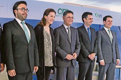 “Son 50% más baratos los postes de la CFE” 