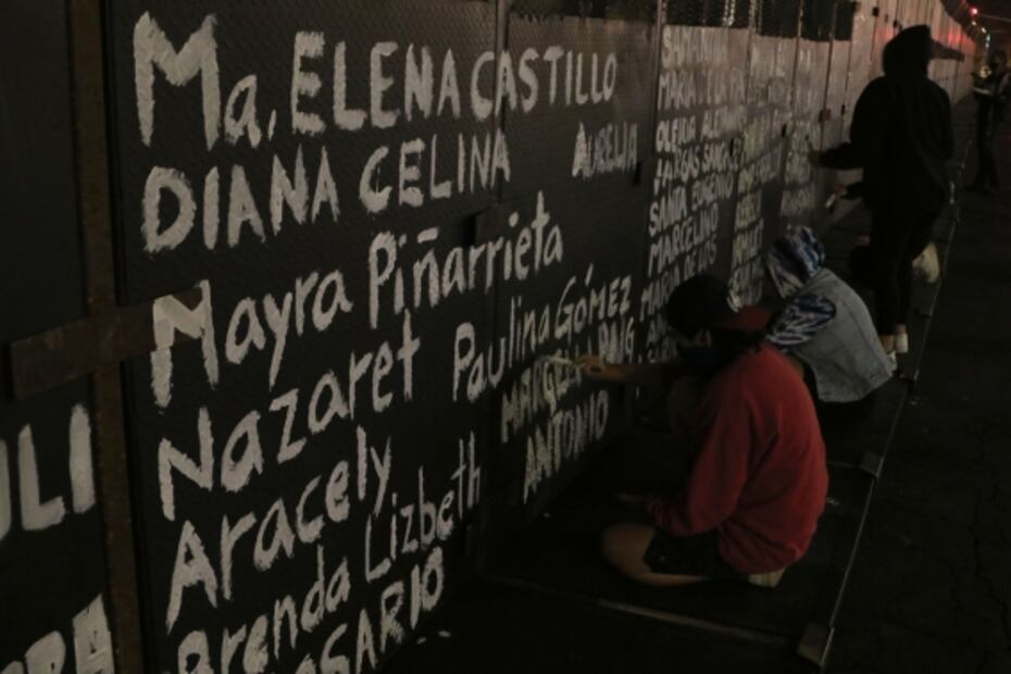 Convierten vallas en memorial de víctimas de feminicidio