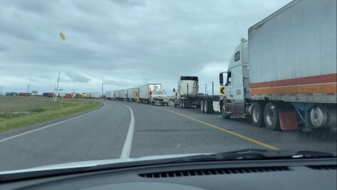 Bloquean campesinos la carretera Ciudad Victoria a Matamoros
