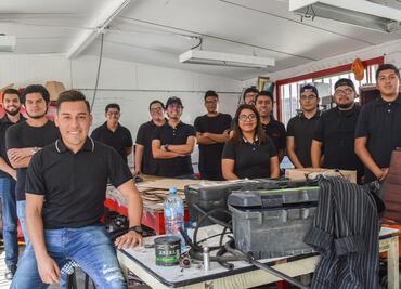 Estudiantes del IPN buscan fondos para competir en Estados Unidos con auto de carreras