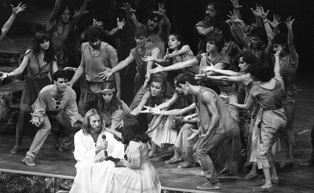 Imagen de 1984 del estreno del musical "Jesucristo Superstar", de Andrew Lloyd Webber y Tim Rico, en una escena en la que está Jesús con María Magdalena representados por los cantantes Pablo Abraira y Estíbaliz, respectivamente. Numerosos investigadores han dedicado libros a esta mujer tan poco conocida. Foto: EFE
