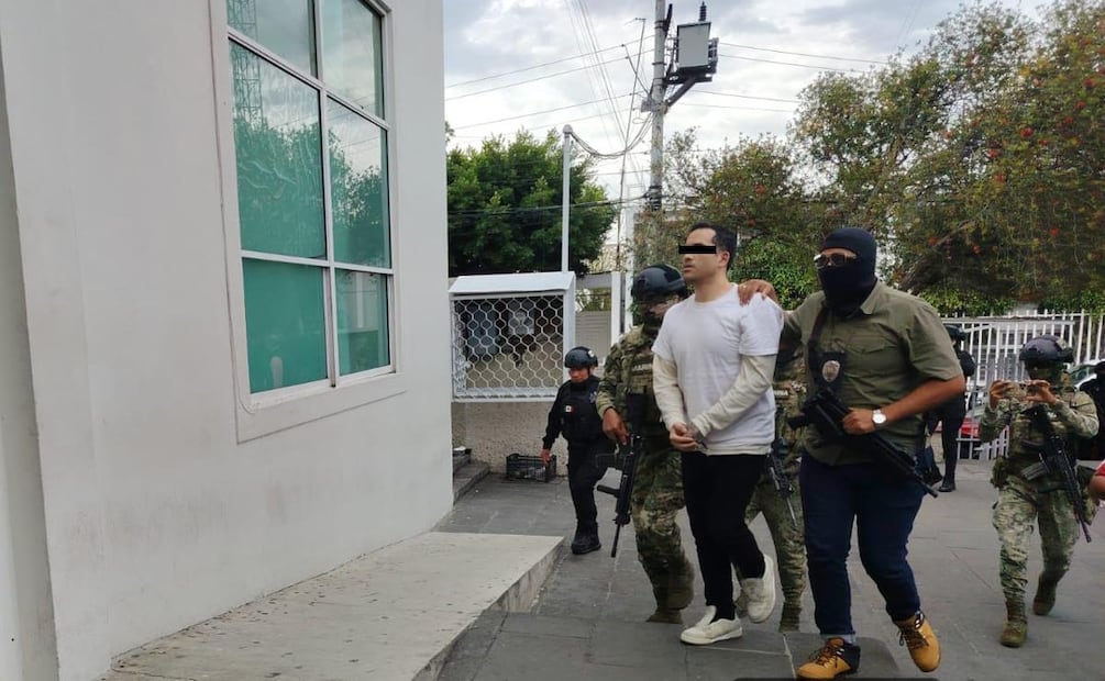 Detienen en el AICM a David Vargas Rivera, alias “Ocra”, identificado como el mayor líder huachicolero del Edomex (16/07/2026). Foto: Especial