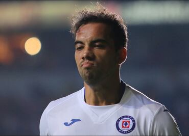 El Cruz Azul se nutre de críticas