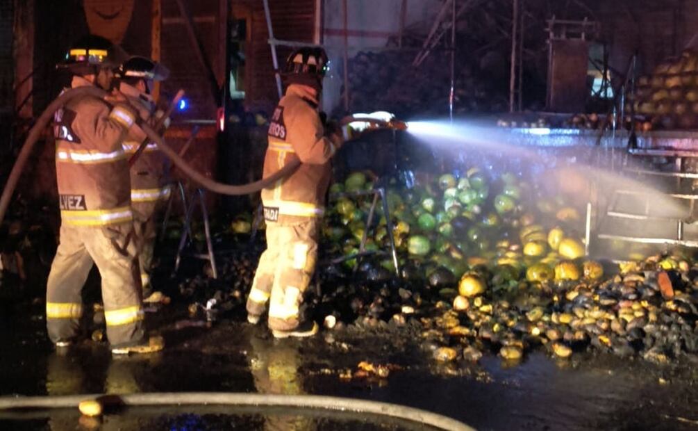 Se incendian 5 bodegas en Cuautla, Morelos. foto: Especial