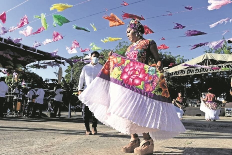 Regresa Jolgorio Muxe a Juchitán, una crónica fotográfica