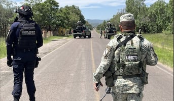 Agreden con arma de fuego a elementos del Ejército en Guerrero; repelen ataque y detienen a dos integrantes de "Los Ardillos"