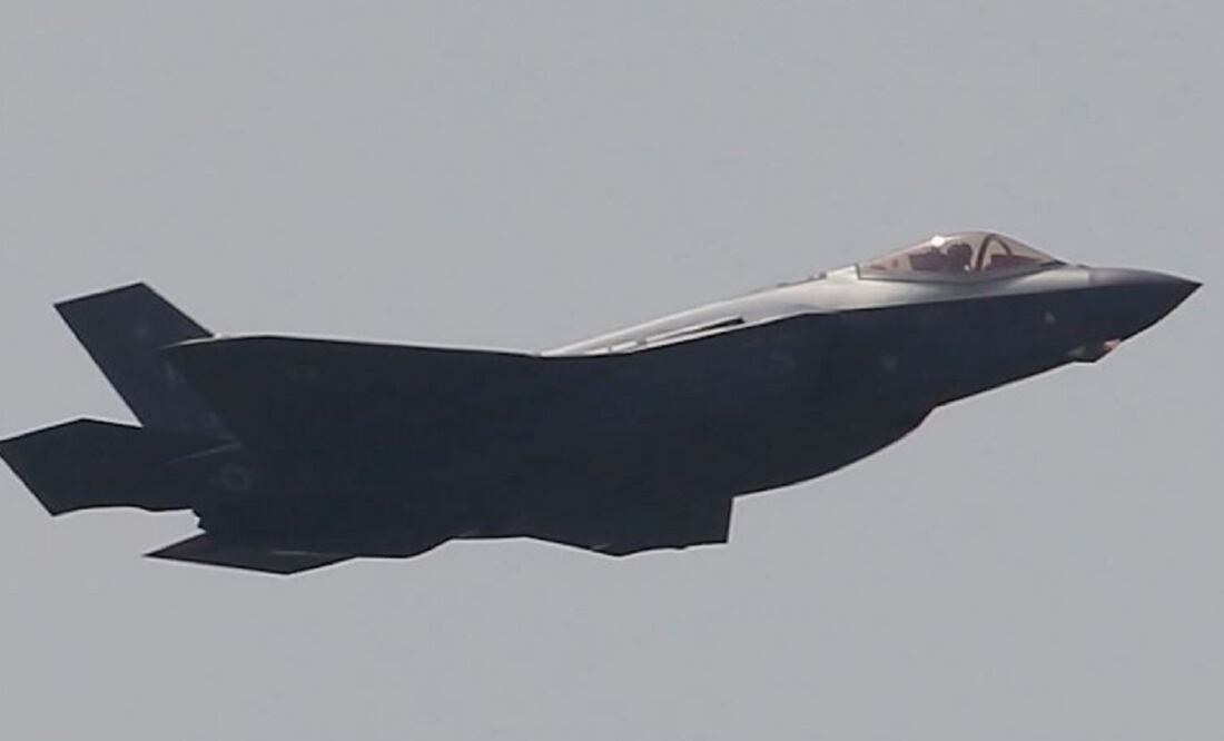Un Lockheed Martin F-35 Lightning II, en un vuelo de demostración en París, en 2017. FOTO: ESPECIAL