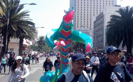 Desfile de alebrijes complica tránsito en centro de CDMX