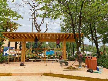 Con mano de obra migrante terminan trabajo en malecón