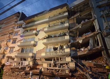 Rescatan cadáver de escombros en Coquimbo; faltan 4 más