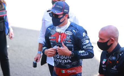 Checo Pérez se despide del Show Run con el cielito lindo y vestido de mariachi