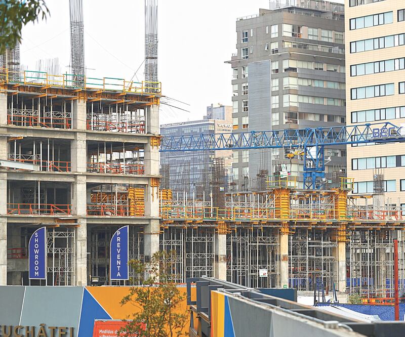 Si no nos permiten reiniciar las obras será imposible seguir apoyando a los trabajadores con salarios mínimos o préstamos, advierte Lydia Álvarez, presi de nta de la Cámara Nacional de la Industria de Desarrollo y Promoción de Vivienda-Valle de México.