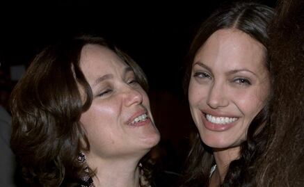 Madre pidió que extirparan ovarios a Jolie