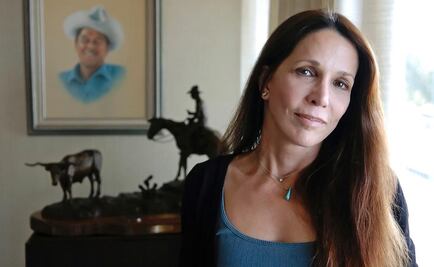 Hija de Reagan, molesta por palabras de Trump contra Clinton 