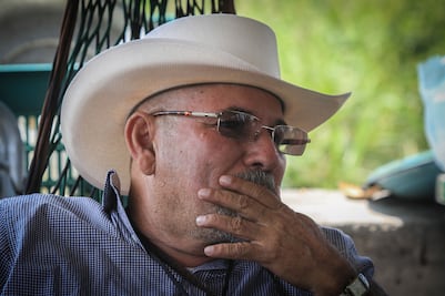 Pide Hipólito Mora destitución de Godoy