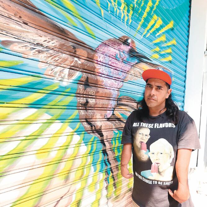 Kins tomó como símbolo un colibrí, para él representa la libertad. BERENICE FREGOSO. EL UNIVERSAL