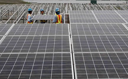 Empresa de Elon Musk dice haber creado el panel solar "más eficiente del mundo"