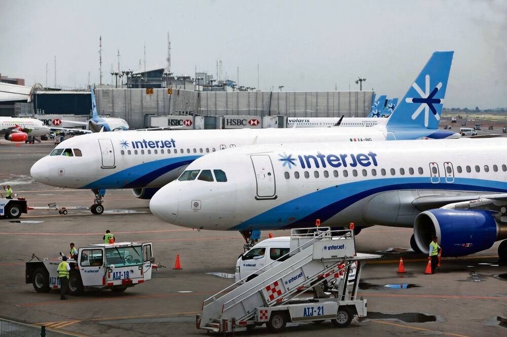 El presidente Andrés Manuel López Obrador rechazó usar recursos públicos para rescatar a Interjet, que tiene adeudos fiscales y fue declarada en quiebra desde diciembre de 2022. Foto: archivo/EL UNIVERSAL
