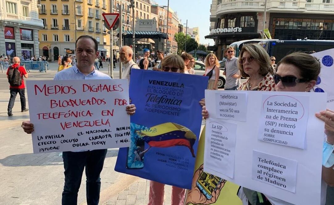 Las protestas por El Nacional se extendieron a la sede de Telefónica, en España
