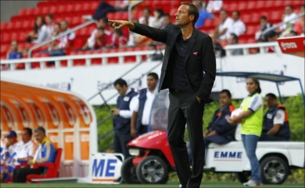 ¿Qué otros técnicos han dejado a su equipo antes de iniciar el torneo?