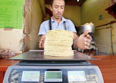 Tortilla, esencial para evitar fracturas: Nutriólogos