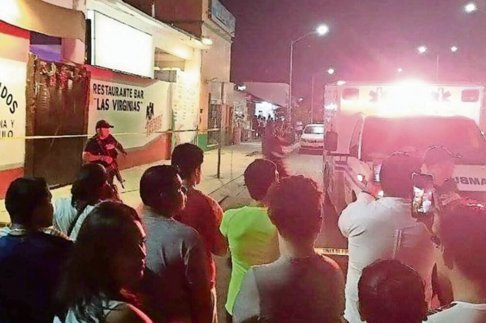 Agresión. El domingo pasado, un ataque armado al bar Las Virginias dejó siete muertos en Playa del Carmen (ARCHIVO EL UNIVERSAL)