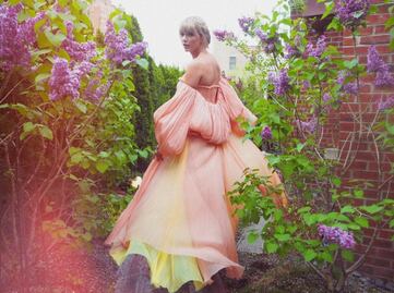 Taylor Swift y Stella McCartney lanzan colección inspirada en fantasía