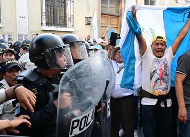 VIDEO: Disturbios en Congreso de Guatemala, ante retraso de toma de posesión de Arévalo como presidente