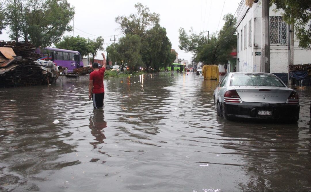 Encharcamientos por la lluvia Tlalnepantla, Estado de México. Foto: Francisco Rodríguez / EL UNIVERSAL