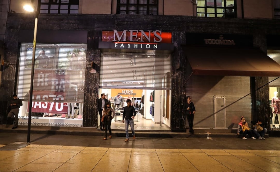 La presidenta de la asociación Guadalupe Gómez Collado afirmó que ayer cerraron 80% de los negocios en el Centro Histórico a causa de los rumores de supuestos saqueos (Foto: GERMAN ESPINOSA / EL UNVIERSAL)