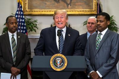 Trump homenajea a Martin Luther King en medio de escándalo por frase racista