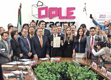 Gobernadores electos reciben constancia de mayoría