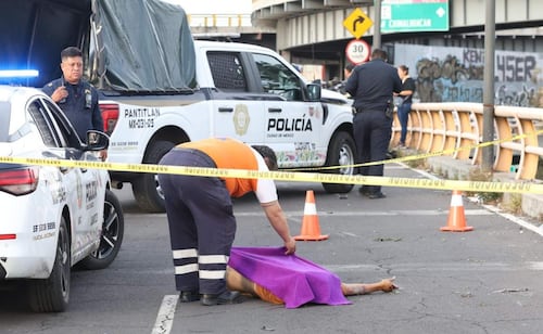 Muere motociclista tras derrapar en puente de Pantitlán; autoridades investigan las causas