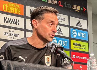 Diego Alonso sobre Víctor Guzmán: "lamentablemente no puede ser uruguayo"