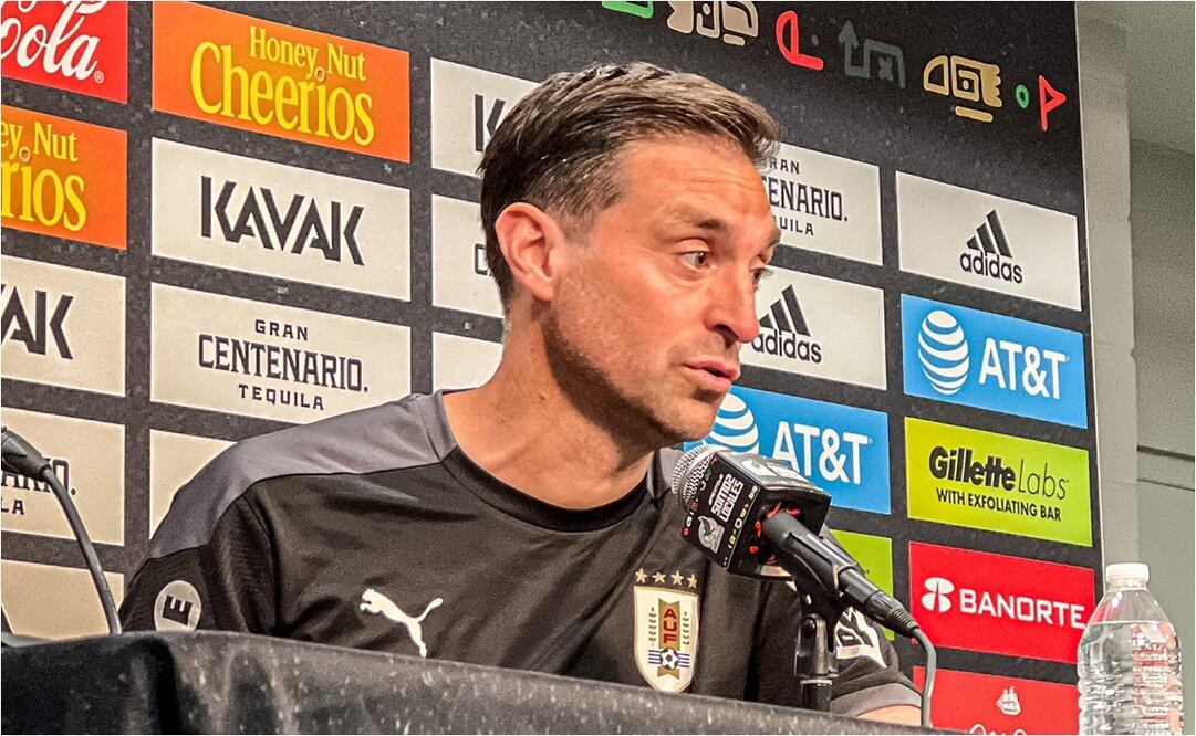 Diego Alonso sobre Víctor Guzmán: "lamentablemente no puede ser uruguayo" / FOTO: Twitter