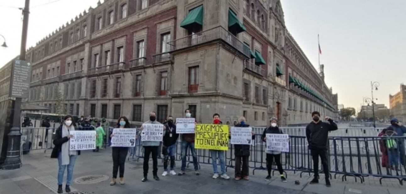 “Con pandemia y sin pandemia, el INAH no nos respeta”: Trabajadores no basificados del INAH entregan pliego petitorio a AMLO