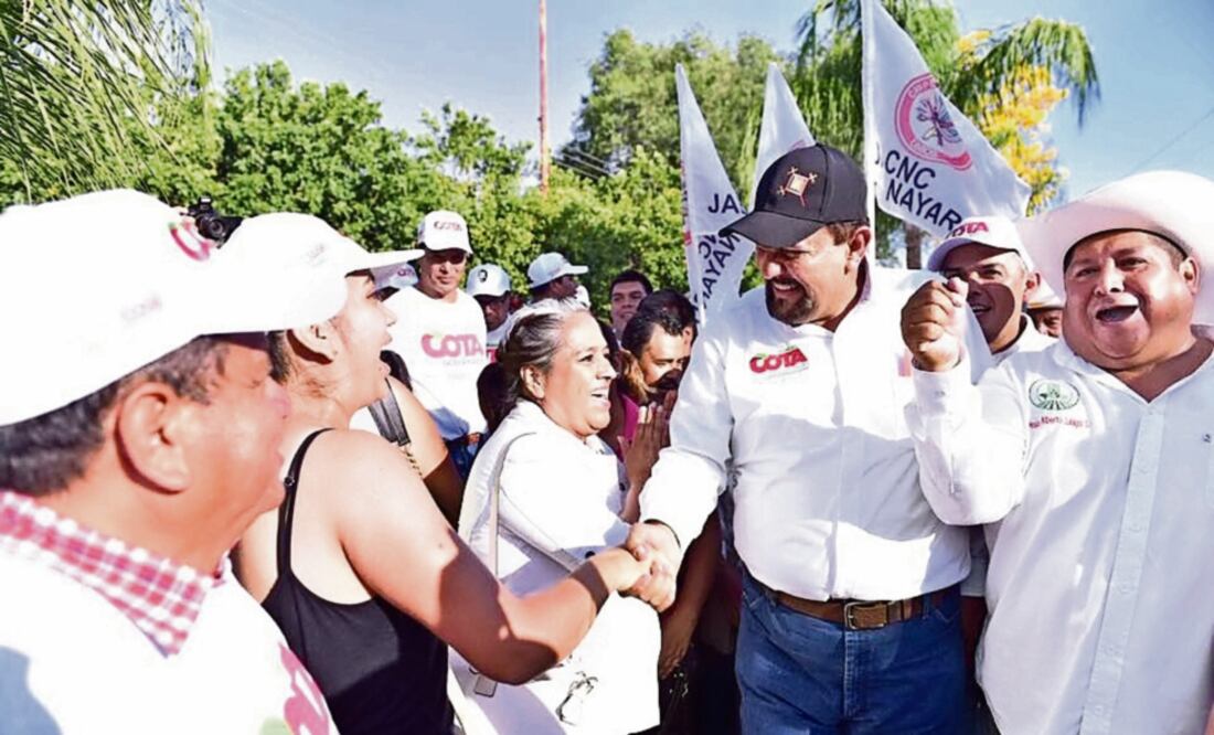 Manuel Cota, aspirante de la coalición PRI-PVEM-Panal, se comprometió en Ixtlán del Río a construir un corredor industrial en el sur del estado (TOMADA DEL FACEBOOK DE MANUEL COTA)