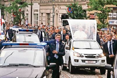 “El mundo está en guerra”, dice el Papa